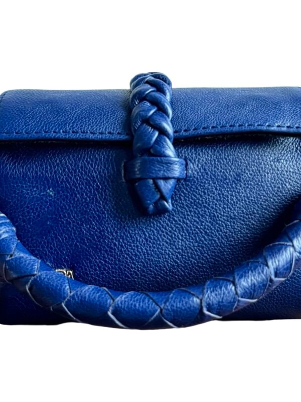 Nanya mini, with chain attached strap.
Blue