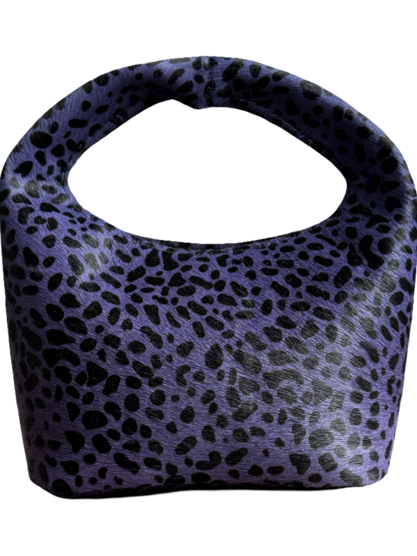 Nelo bag, Mini
Fur-on hide skin , Blue