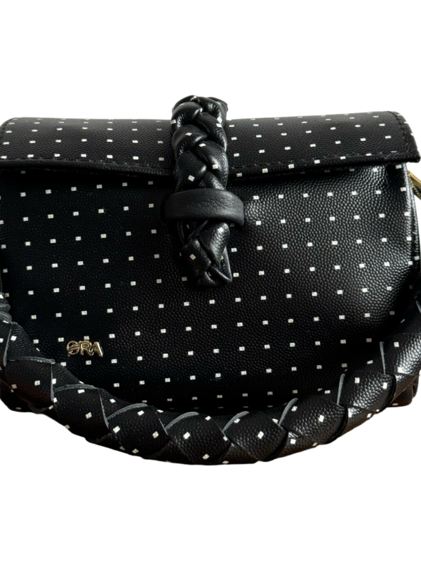 Nanya - Mini bag
With chain and leather attached strap
Black