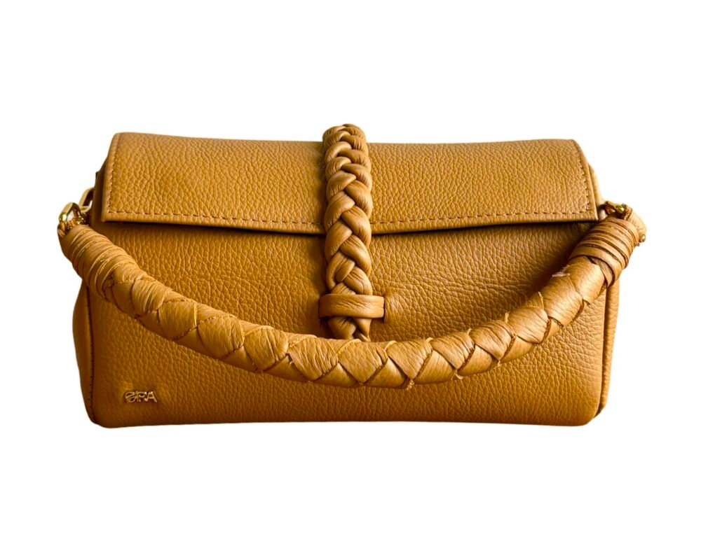 Nanya - Midi bag.
With chain and leather  attached strap
Light brown