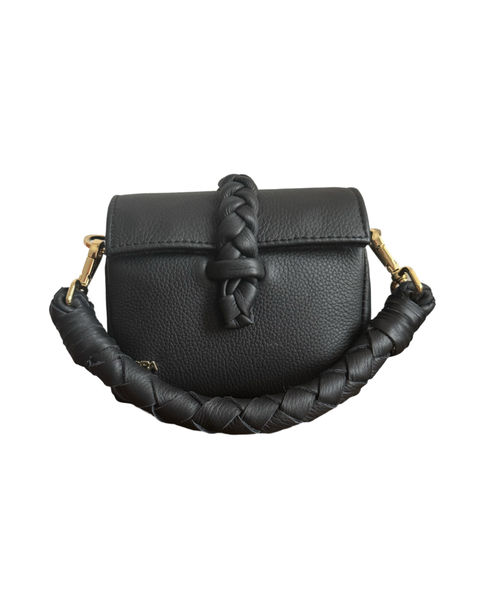 Nanya - Micro bag
With chain and leather attached strap.
Black.