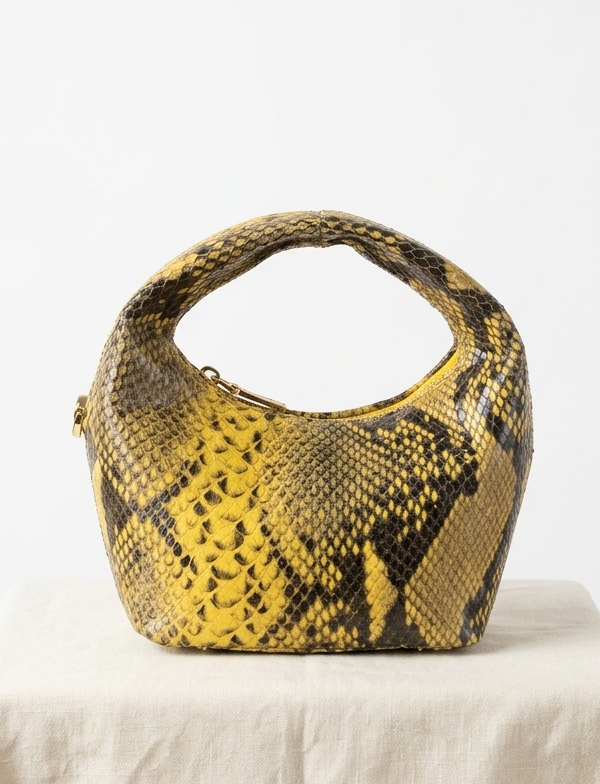 Nelo ,mini. Snake print , yellow_