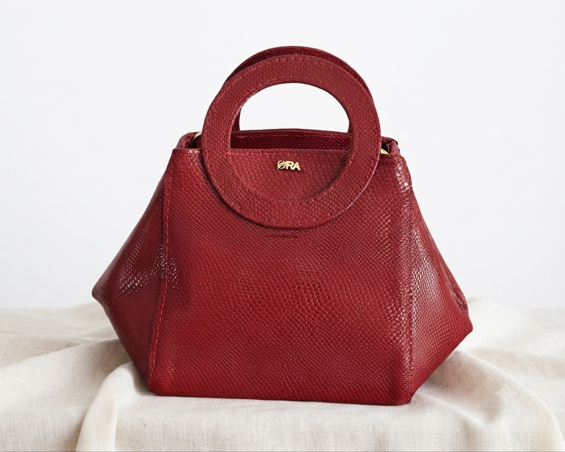 Nola Bijou | Red